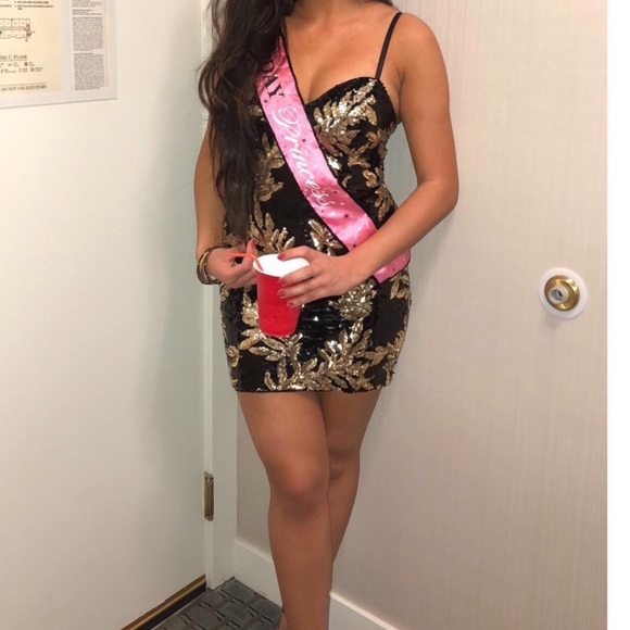 FASHION NOVA SEQUIN DRESS - Picture 2 of 8